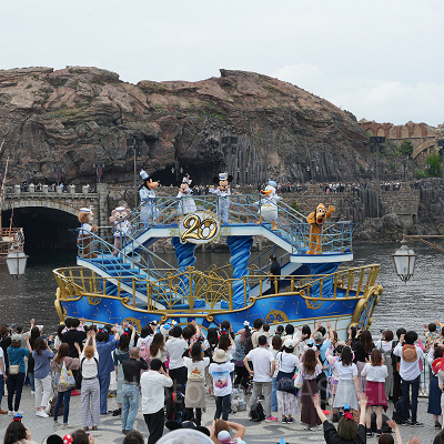 ミッキー＆フレンズのハーバーグリーティング“タイム・トゥ・シャイン！”
