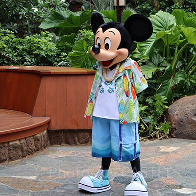 アウラニの中ではリラックスムードのミッキー