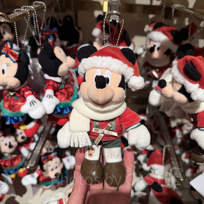 ミッキーぬいぐるみバッジ(クリスマスグッズ2025)