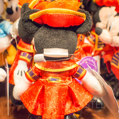 ミッキーぬいぐるみバッジ　裏側