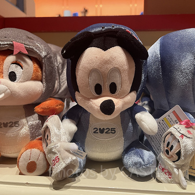 ミッキーぬいぐるみ(ディズニーお正月グッズ2025)