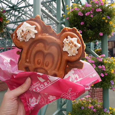 おすすめの秋ディズニーフード：ミッキーワッフル