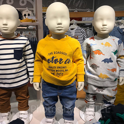 ジーパンでミニオンバウンドファッション