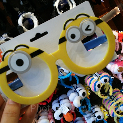 ミニオンの伊達眼鏡/ユニバーサルスタジオストアで撮影