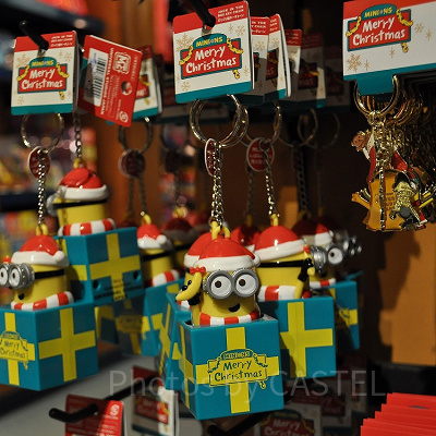 MINION MERRY CHRISTMASびっくり箱キーチェーン