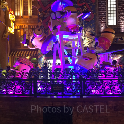 ミニオンパークの噴水のミニオン