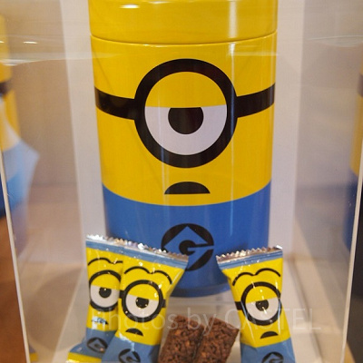 ミニオン貯金箱型缶クランチチョコレート
