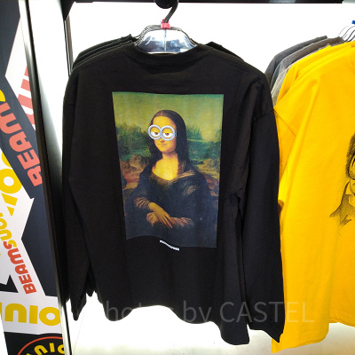 ミニオン×BEAMSトレーナー（たたずむ女性）黒