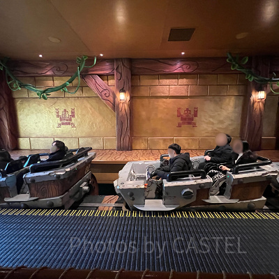 ドンキーコングのクレイジートロッコのライド