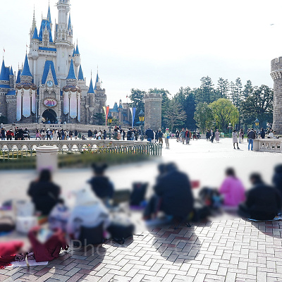 ミニー@ファンダーランドの自由鑑賞エリアの場所取りの様子2024年1月10日 11:00ごろ）