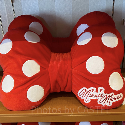 ミニーマウスのリボン型クッション