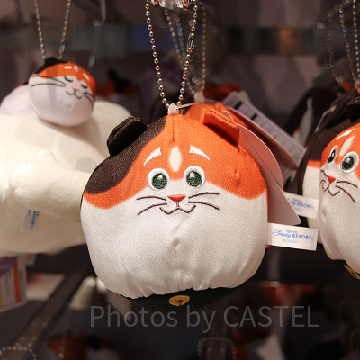 モチのぬいぐるみバッジ
