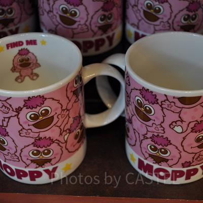 モッピーの総柄マグカップ
