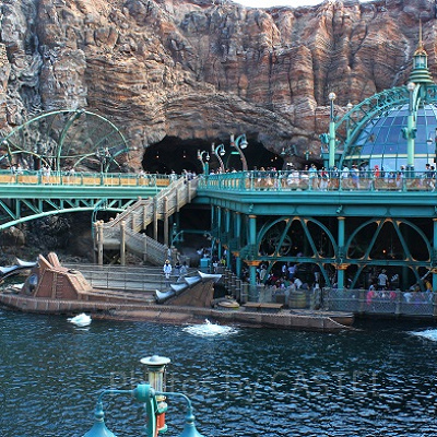 停泊中のノーチラス号