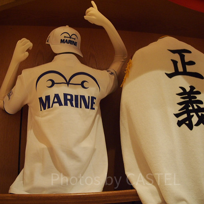 海軍ポロシャツ（左）