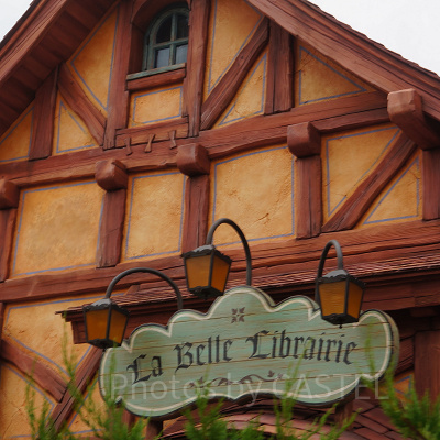 ニューファンタジーランドの美女と野獣エリア（ショップ）