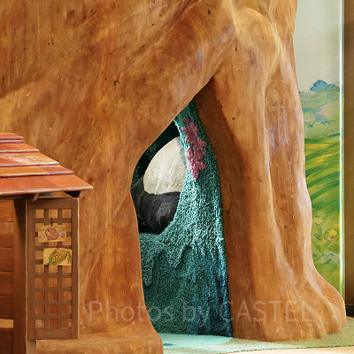 木の中に入った子供だけがトトロに会えますよ