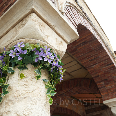 ガッレリーア・ディズニー前の柱にランのデコレーション