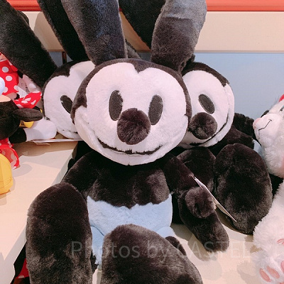 オズワルド・ザ・ラッキー・ラビットのぬいぐるみ