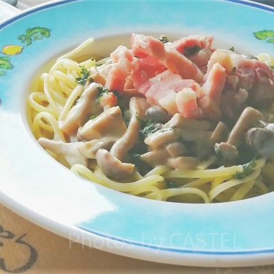 パンチェッタとキノコのクリームソース