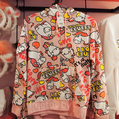 ピンク総柄のパーカー