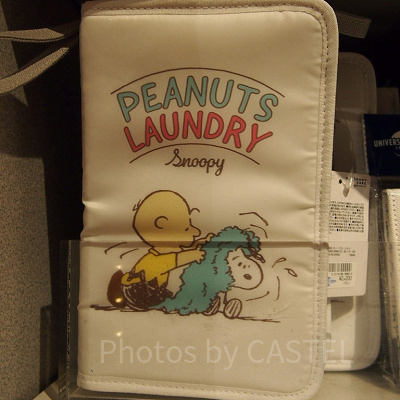 PEANUTS LAUNDRY（ピーナッツ・ランドリー）のパスポートケース