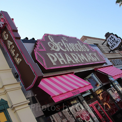 フォトジェニックなピンクカフェ