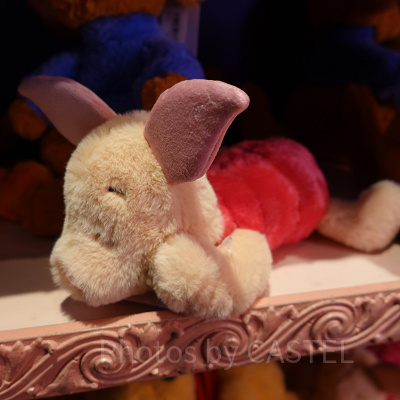 ピグレットの寝顔ぬいぐるみ