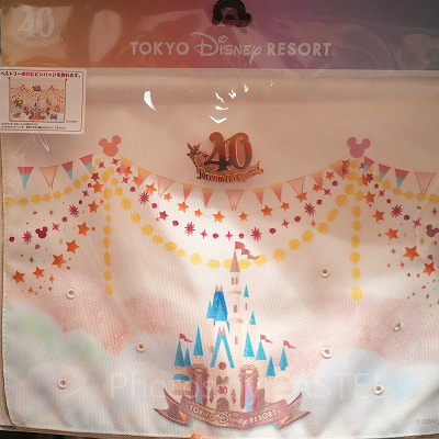 ピンバッジ＆タペストリー（ディズニー40周年グッズ）