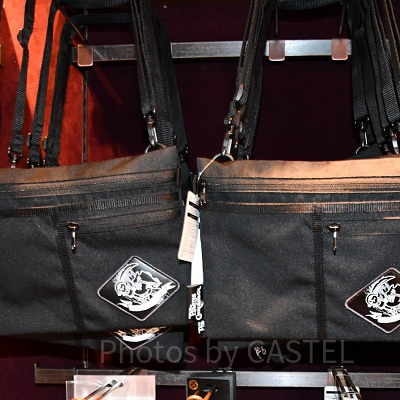 海賊ミッキーモチーフのサコッシュ（パイレーツトレジャー）