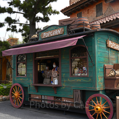 「ブラックペッパー」味を販売しているポップコーンワゴン