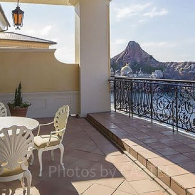 ホテルミラコスタの客室から見えるポルト・パラディーゾ