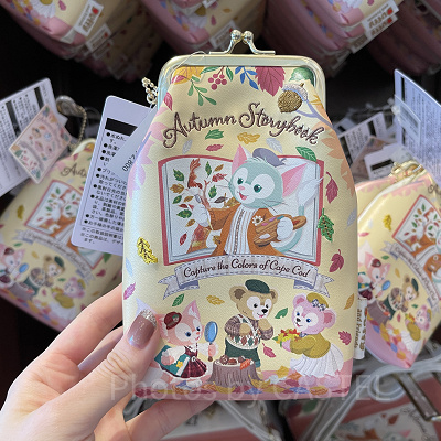 ポーチ（ダッフィー＆フレンズのオータム・ストーリーブックグッズ）