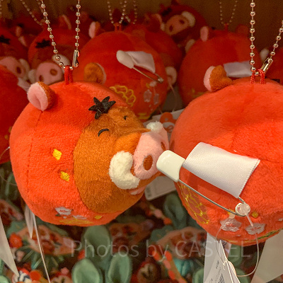 プンバァ正月ぬいぐるみバッジ（だるま姿）