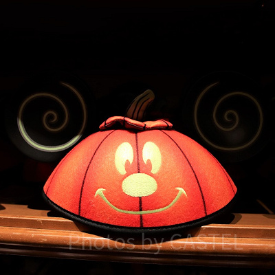 暗いところでは顔が光るパンプキンのイヤーハット