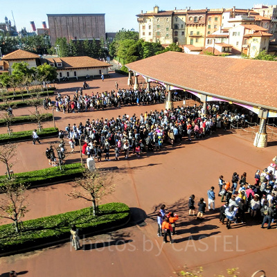 持ち物検査待ちの列