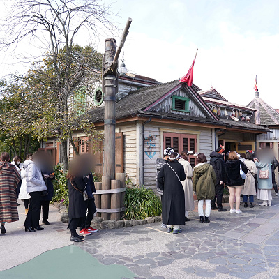 チャイナボイジャーの待ち列（11時ごろ）
