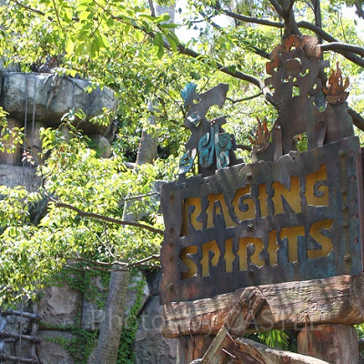 「レイジングスピリッツ」もシングルライダー対象アトラクション！