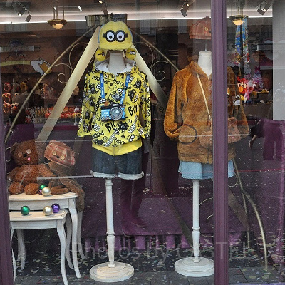 USJのショップ/ショーウインドウにはおすすめコーデが