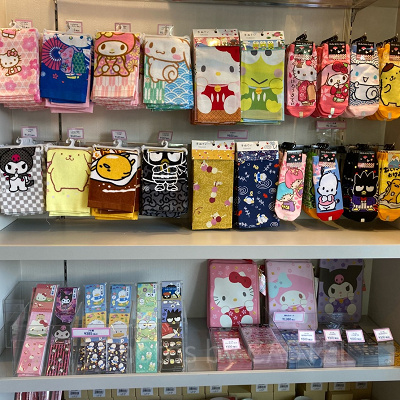 和柄中心のサンリオグッズ