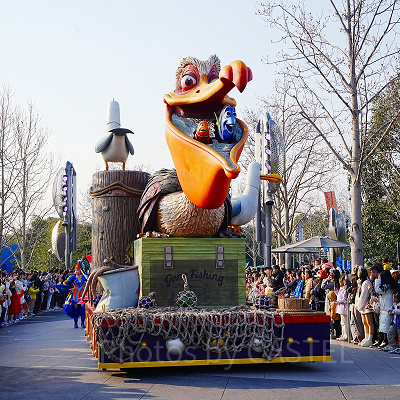 上海ディズニー：ミッキーのストーリーブック・エキスプレス