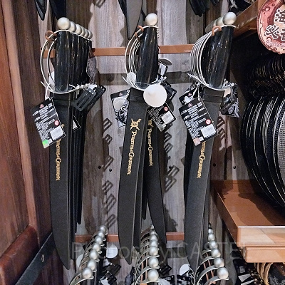 上海ディズニーカリブの海賊グッズ：海賊のサーベル（黒）おもちゃ