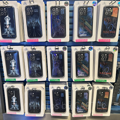 上海ディズニートロングッズ：トロンのスマホカバー