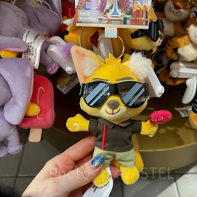 上海ディズニーズートピアグッズ：フィニックのぬいぐるみキーチェーン