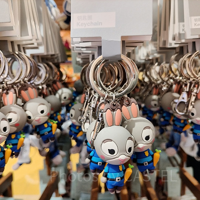 上海ディズニーズートピアグッズ：ジュディのマスコットキーチェーン