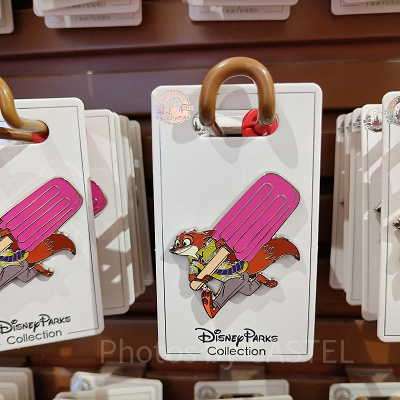 上海ディズニーズートピアグッズ：ニック＆アイスクリームのピンバッジ