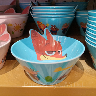 上海ディズニーズートピアグッズ：ニックのプラスチック皿
