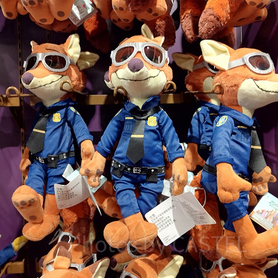 上海ディズニーズートピアグッズ：ニックの警官ぬいぐるみ(M)