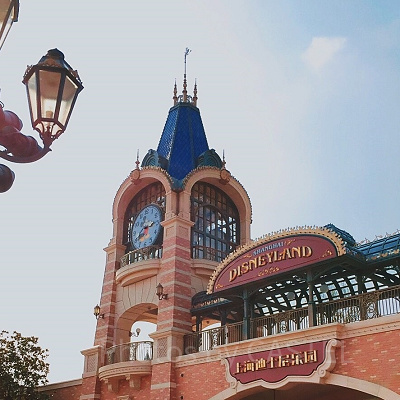 上海ディズニーランドのエントランス