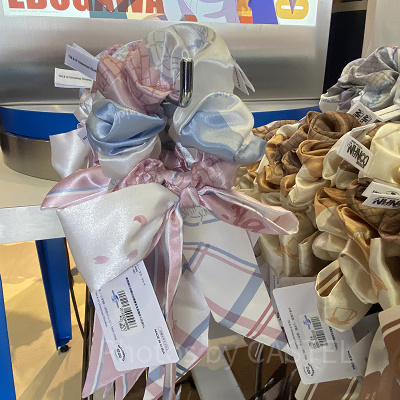 新一＆蘭リボンシュシュ（USJコナングッズ）